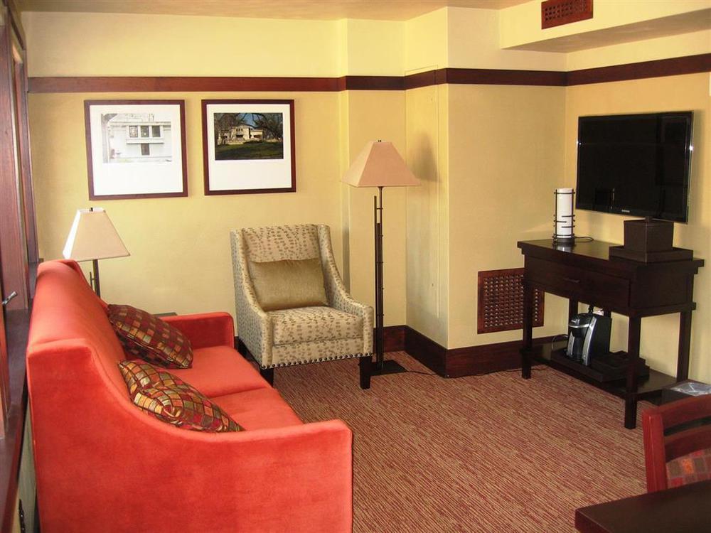 The Historic Park Inn Hotel Mason City Room photo