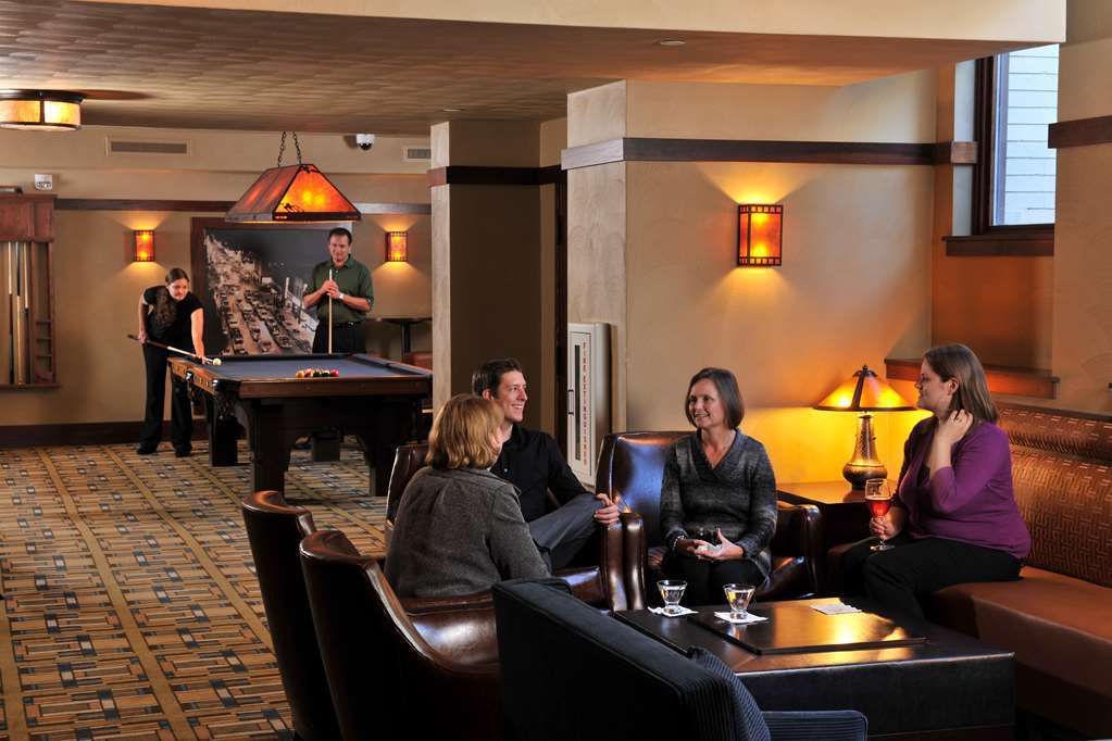 The Historic Park Inn Hotel Mason City Restaurant photo